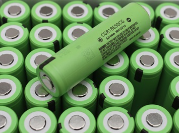 パナソニック社製円筒型リチウム電池。
